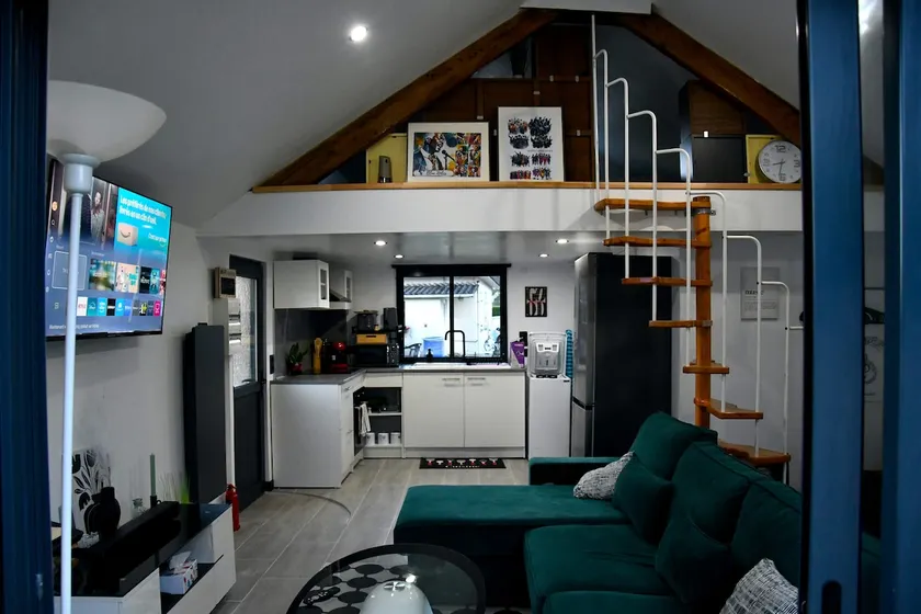 Eden House - Image 1