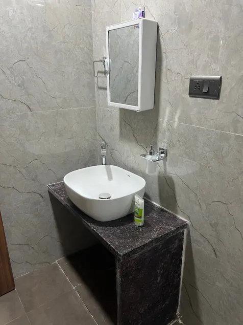 Brand new Appartment with all basic amenities - Image 1