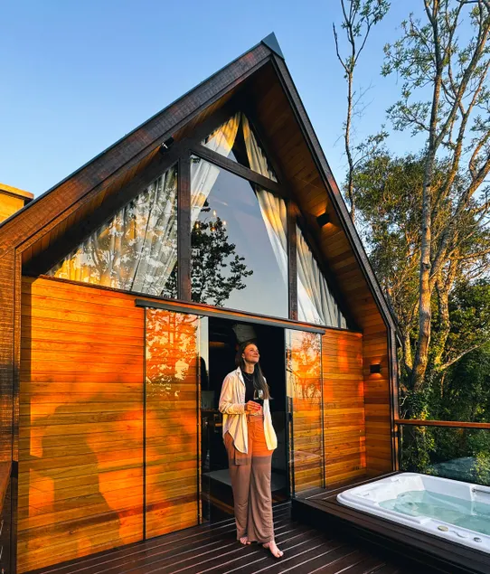 Enchanting cabin in the woods - Image 1