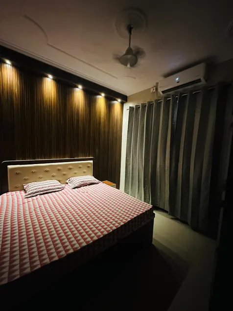 Entire floor in prime city location with Kitchen - Image 1