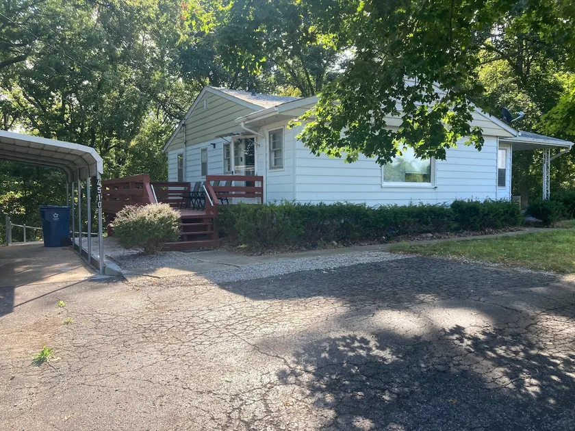 Easy Highway Access house (3queen 2full size bed) - Image 1