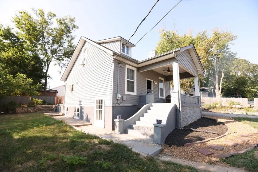 Bungalow near Kimmswick and major HIghways - Image 1