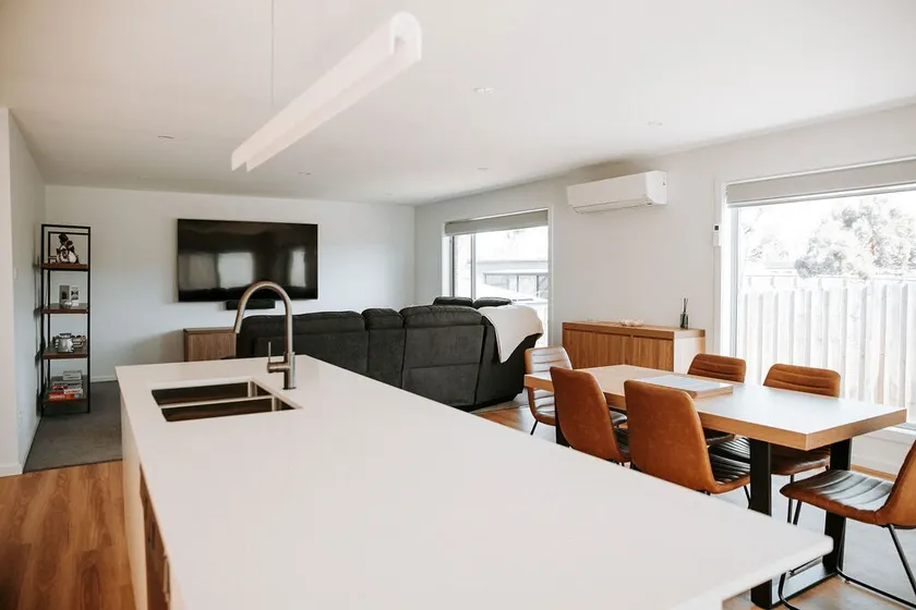 Sunnybank Sea & Stay - Image 1