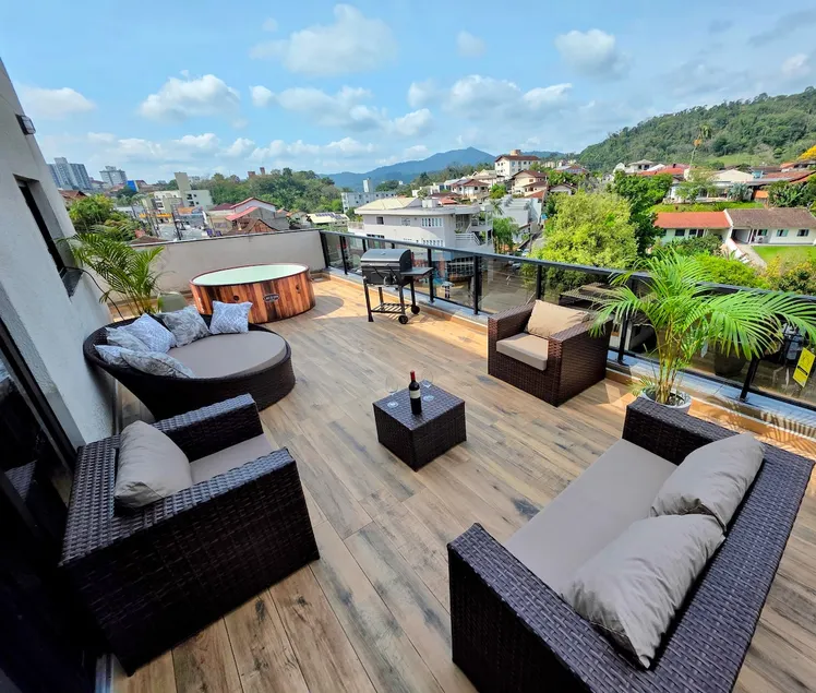 Apartment with Private Rooftop with Whirlpool - Image 1