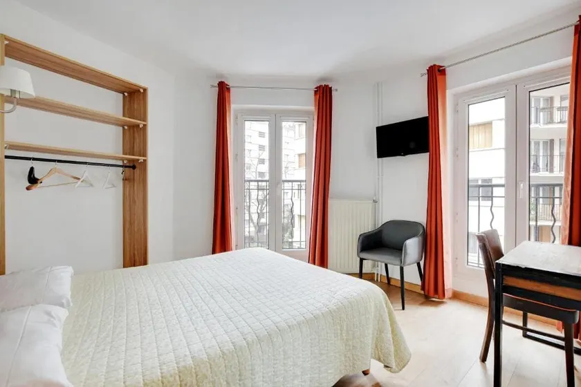 Hotel Dauphine - Dijon Gare - 24/7 Self-Catering Access - Image 1