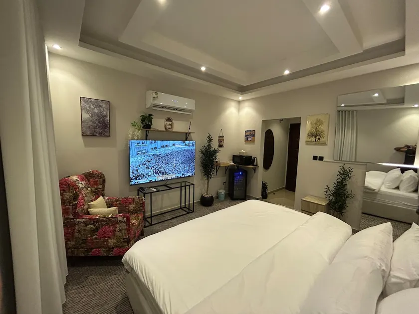 New hotel studio with smart entrance near the Corniche - Image 1