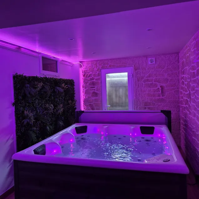 Enchanted jacuzzi & sauna break 1 or 2 people - Image 1