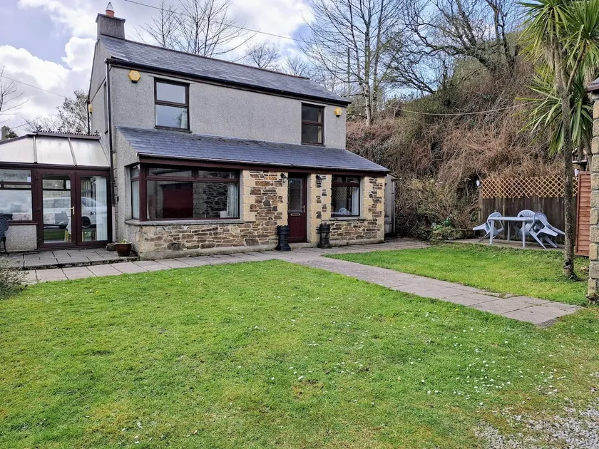 Coombe End Cottage - Image 1