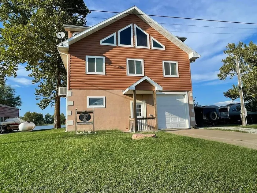 Loose Moose Lodge - Image 1