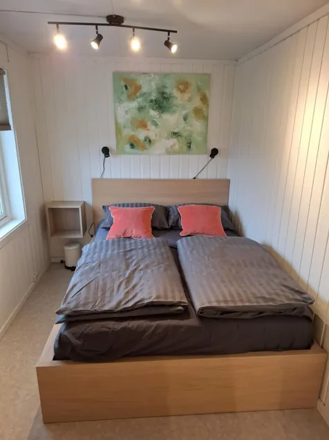 Sunny apartment on the 2nd floor with 2 bedrooms. - Image 1