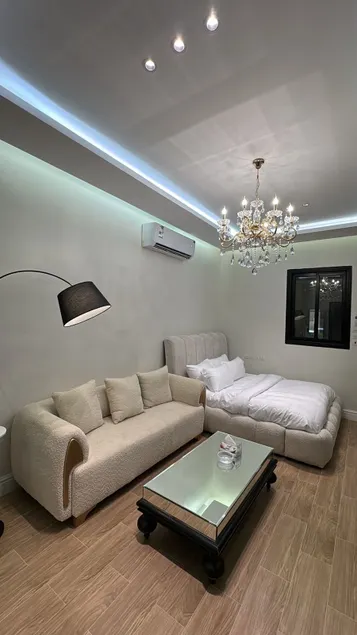 Smart entry studio - Image 1