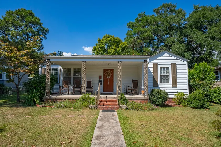Retro 2BR Cottage | Fire Pit + Porch Rockers - Image 1