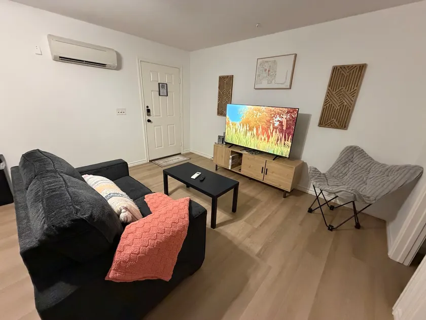 Moonlight Retreat • Cozy Modern 1/1 Apartment - Image 1