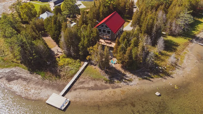 FreyBear - Luxury Lakefront to Lake Huron & HotTub - Image 1