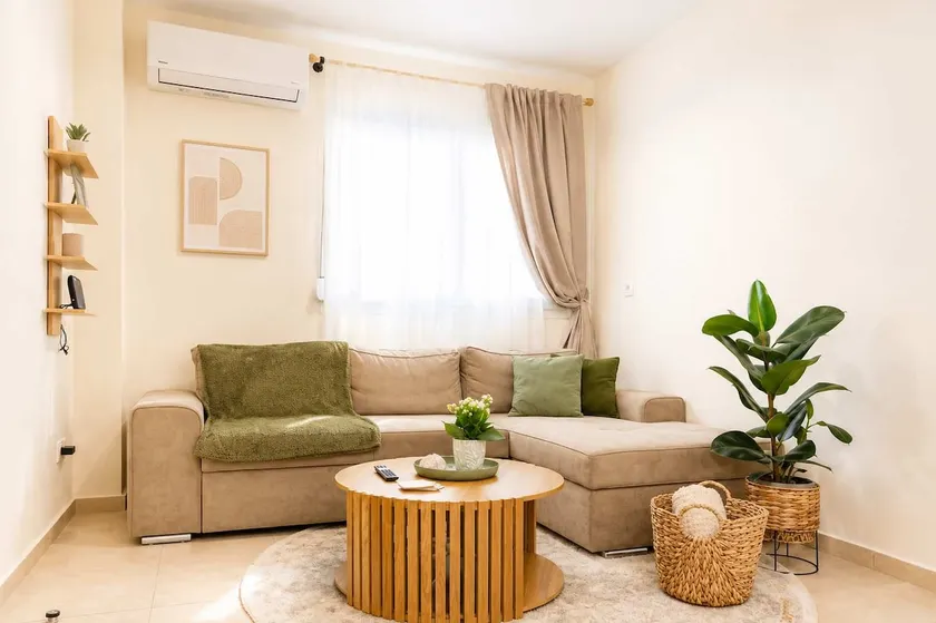 The PINE - Stylish Thessaloniki Stay & Private Parking - Image 1