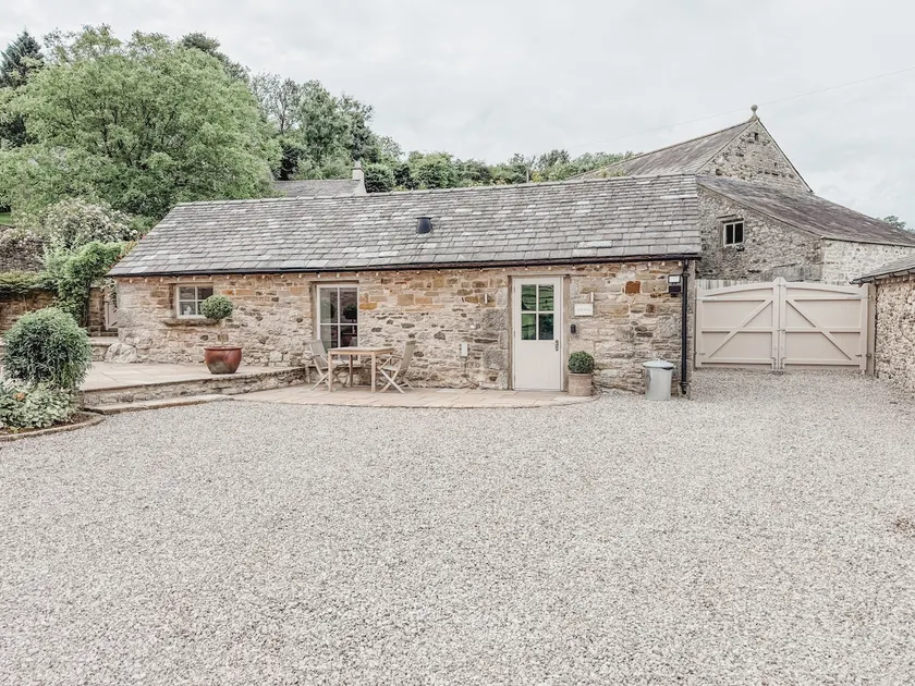 The Byre - Cosy countryside cottage in Lupton - Image 1