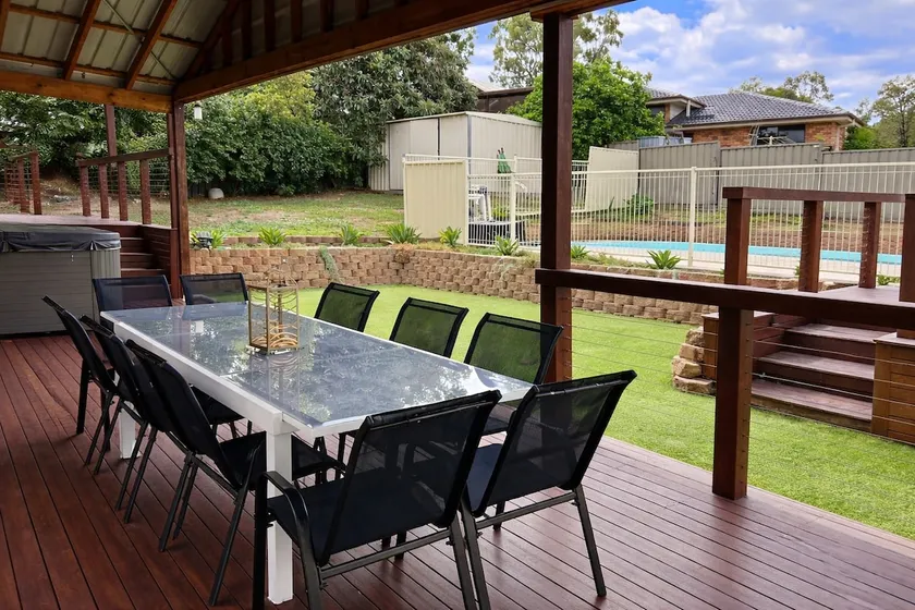 Banksia House | 4BR Spacious Retreat In Singleton - Image 1