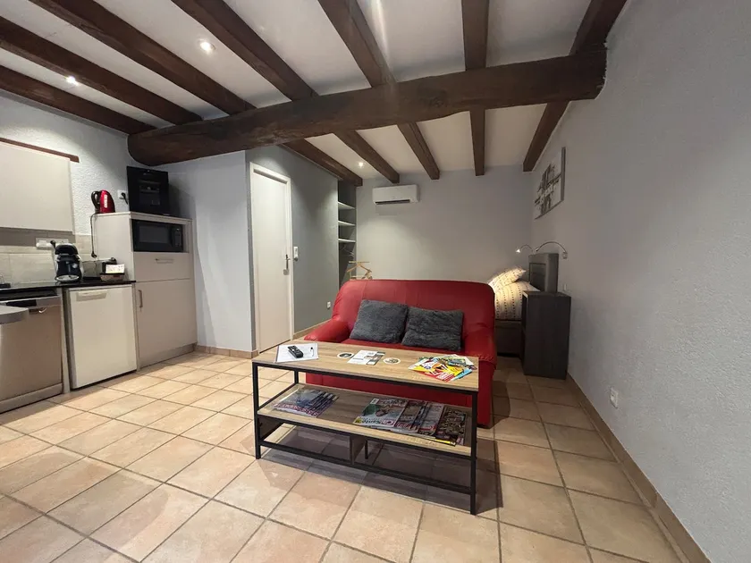 Air-conditioned studio in Civaux with garden and parking - Image 1