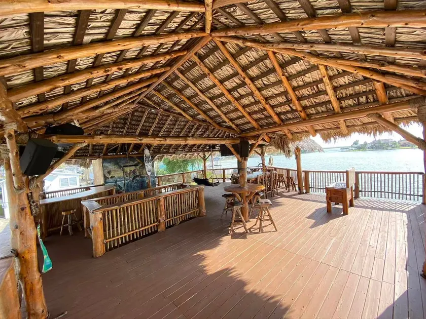 Dockside Fishing Retreat on the Bayou - Image 1