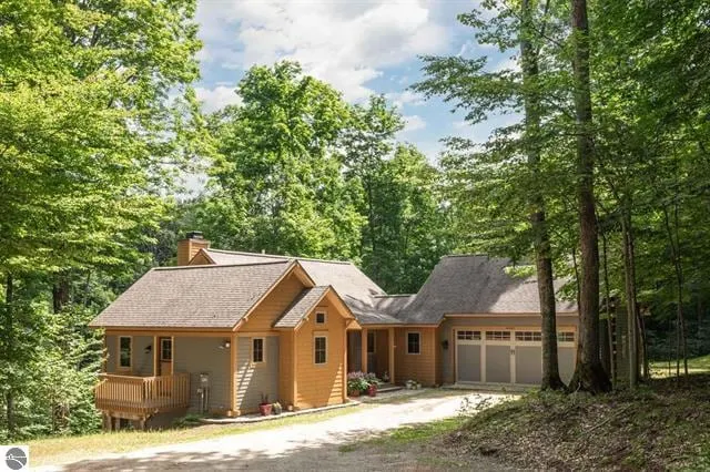 Great Location-Kid Friendly-M22-SleepingBear-Beach - Image 1