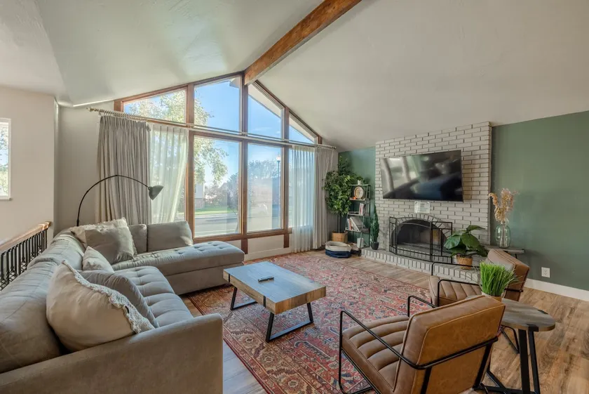 Apres Abode | Hot Tub, Pizza Oven & Fenced Yard - Image 1