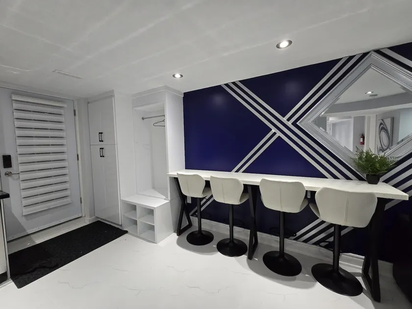 Afterglow Suite | Cozy New| 2 King Bd |10 min Fall - Image 1