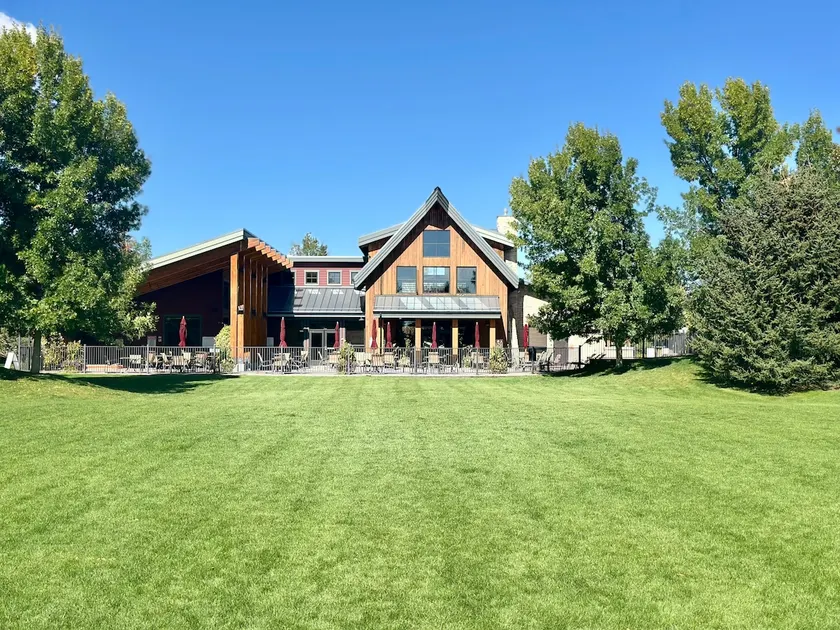 2BR/2BA Retreat Near Sun Valley · Pool & Hot Tub - Image 1