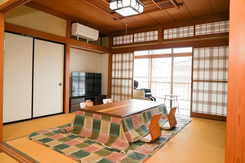 In April 2026, we will be introducing Yogibo and massage chairs! 3 minutes by car from the Fuji Interchange! Entire building with a view of Mt. Fuji - Image 1