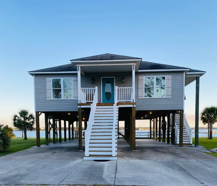 Bay River Retreat - Image 1
