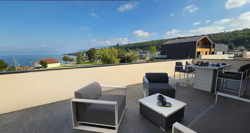 Le Phare du Léman Large apartment with terrace - Image 1