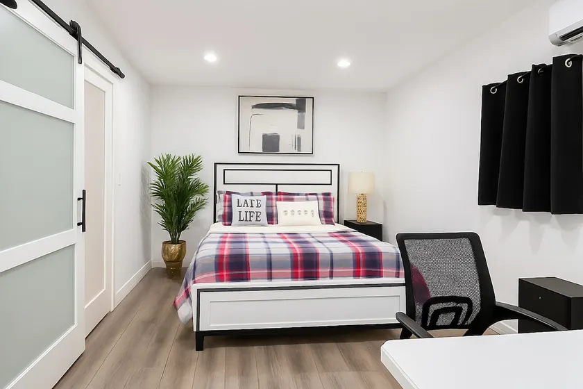 Private Clean Suite Getaway |Work & Relax in Style - Image 1