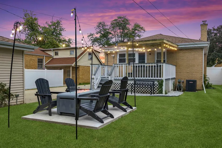 Modern 4BR | Game Room, Fire Pit & Outdoor Lounge - Image 1
