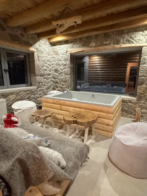 Cedar Wood Cabin - Image 1