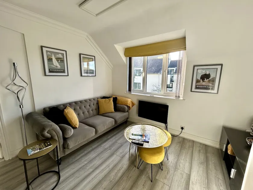 Cosy Bowness Loft, Central, Parking, Lake Nearby - Image 1