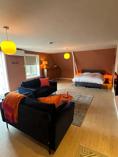 The Daffodil Dream Loft incl Free fresh croissants - Image 1