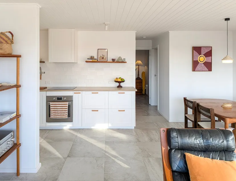 Main Beach home overlooking Yuraygir National Park - Image 1
