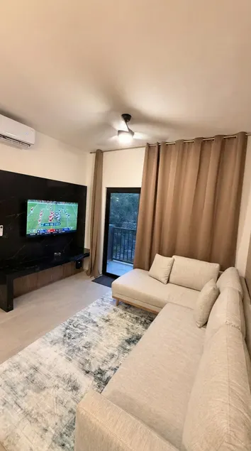 Huge Pool, Fast WiFi, Pet Friendly + Work Area - Image 1