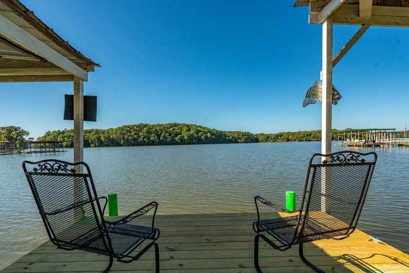 LakefrontEscape·Kayaks·Dock·HotTub·Retro·Sleeps10 - Image 1