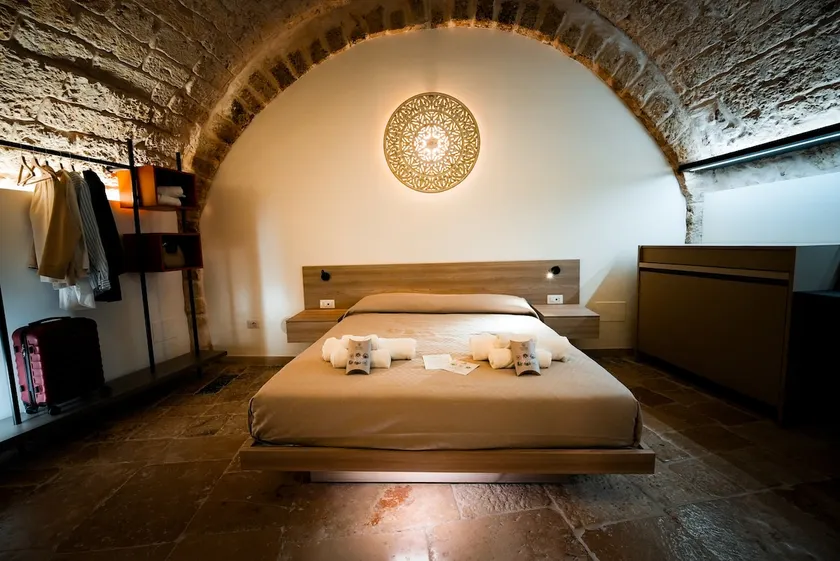 Myra Bari Bed & Spa - Image 1