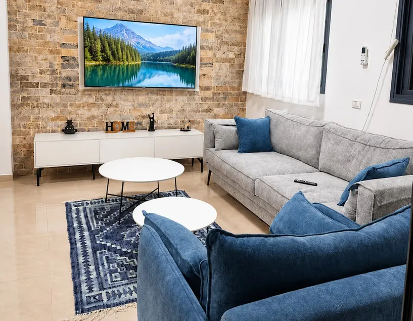 Pnina's Corner -Apartment with Balcony & Safe Room - Image 1