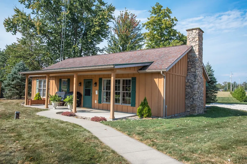 Cozy Cottage Retreat- Guest House - Image 1