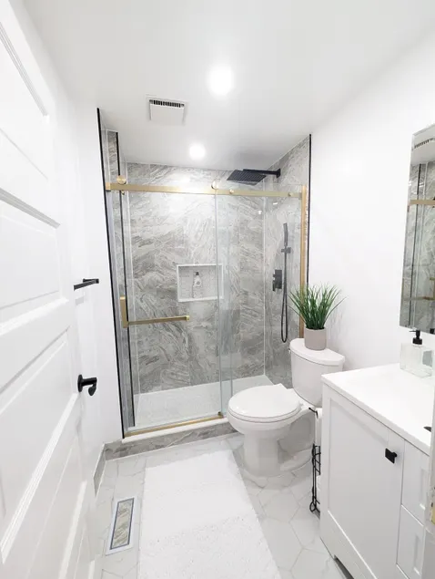 Bright 2 BDRM | Near Casino, Border & UWindsor - Image 1