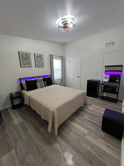 Charming Private Guest Suite - Image 1