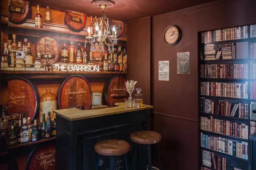 Peaky Blinders – Bath & Cocktails, Bergerac - Image 1