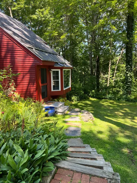 Cozy Cottage Loft and Retreat - Image 1