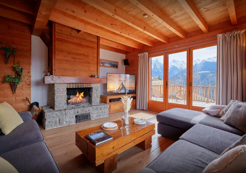 Jacuzzi, terrace and nice view - Image 1