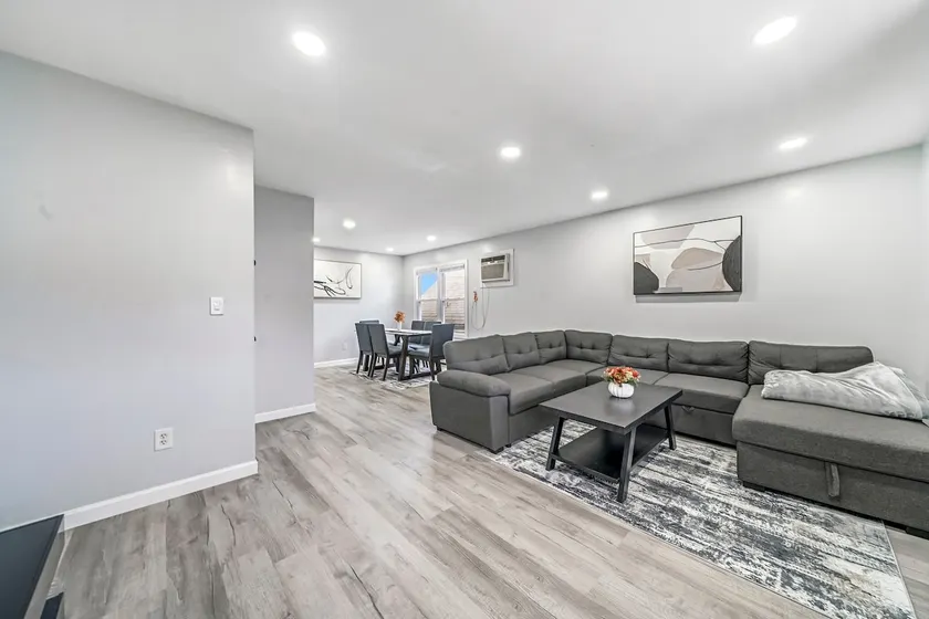 Modern 3 BR Home-30 min to NYC & MetLife World Cup - Image 1