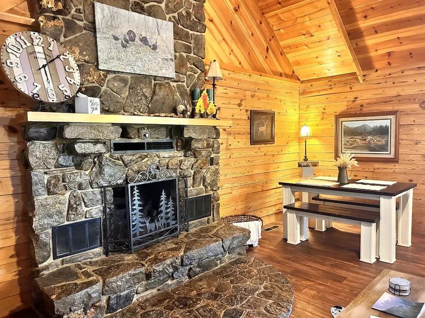 Whitetail Hollow Cabin - Image 1