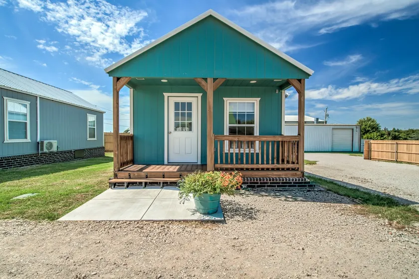 66 Cottages Aurora - Image 1