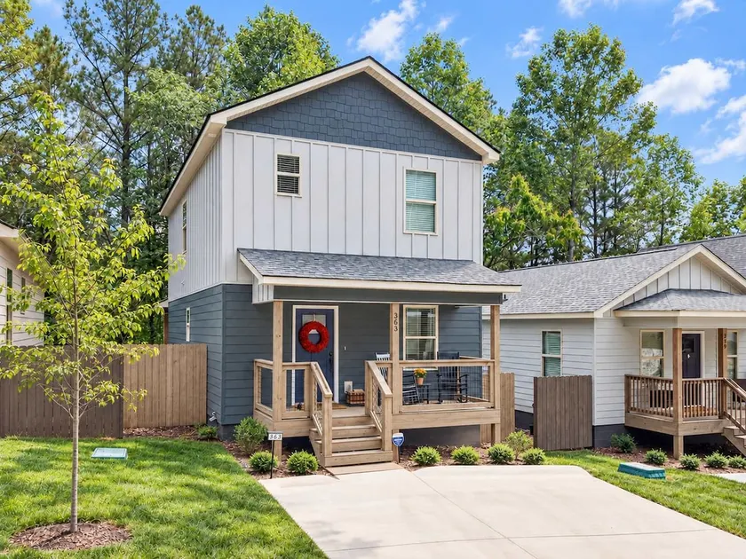 Bluebird Cottage | Near Downtown | Walking Trails! - Image 1